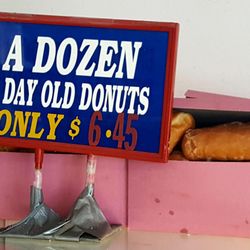 Donut Galore - Day-Old Dozen Donuts Deal (09/21/20). @DonutGalore #SouthGate #Donuts #CheapEats #FoodPorn