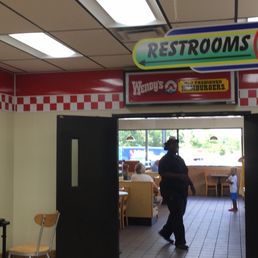 Entrance to Wendy's
