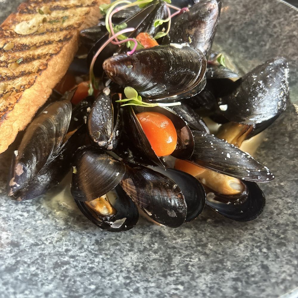 PIER 7 restaurant + bar - Mussels in white wine sauce - Seafood Near Me - North Vancouver, British Columbia PIER 7 restaurant + bar - Mussels in white wine sauce - Seafood Near Me - North Vancouver, British Columbia