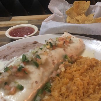 Cancun Mexican Restaurant - Chicken Burrito - Mexican Near Me - Cincinnati, Ohio