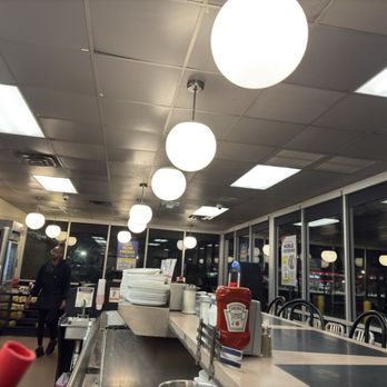 Waffle House - Inside - Breakfast & Brunch Near Me - Hardeeville, South Carolina
