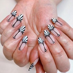 Tantalizing Tips - Nails by Hana