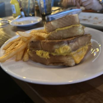 Beelow's Steakhouse - Steakhouses Near Me - Lake Zurich, Illinois