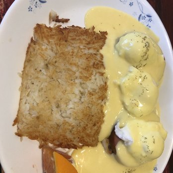 Vanta Cafe - Benedict with Canadian bacon - Breakfast & Brunch Near Me - Wailuku, Hawaii Vanta Cafe - Benedict with Canadian bacon - Breakfast & Brunch Near Me - Wailuku, Hawaii