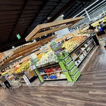 Hannam Chain Supermarket - Produce Section - Seafood Markets Near Me - Torrance, California