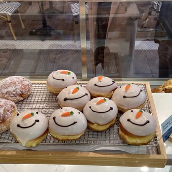 Paris Baguette - Bakeries Near Me - Vancouver, British Columbia