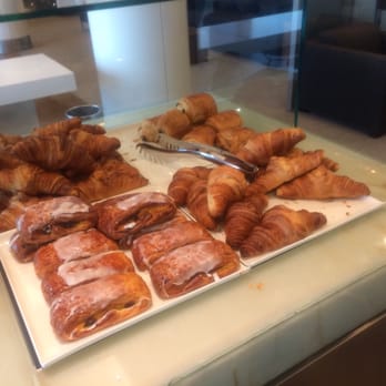 British Airways lounge - That's it folks! - Airport Lounges Near Me - Zaventem, VBR British Airways lounge - That's it folks! - Airport Lounges Near Me - Zaventem, VBR