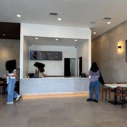 Airoma Cafe - Order and pick up station