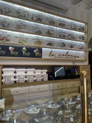 LE COLONNE GELATI & CREPES FAMOSE® by null
