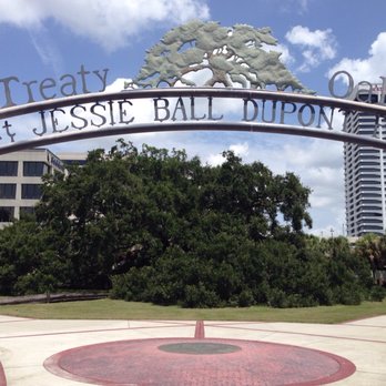 Treaty Oak Park - Front entrance - Parks Near Me - Jacksonville, Florida