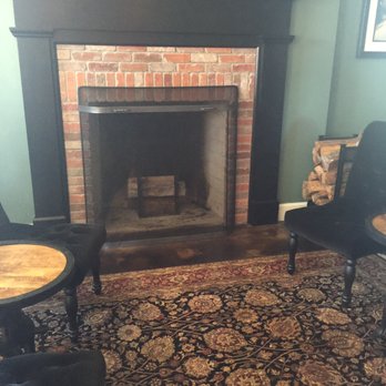 Walnut Ridge - Wine Tasting Room Near Me - Junction City, Oregon