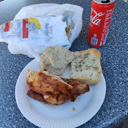 Grillstation - 1/2 chicken with bread.