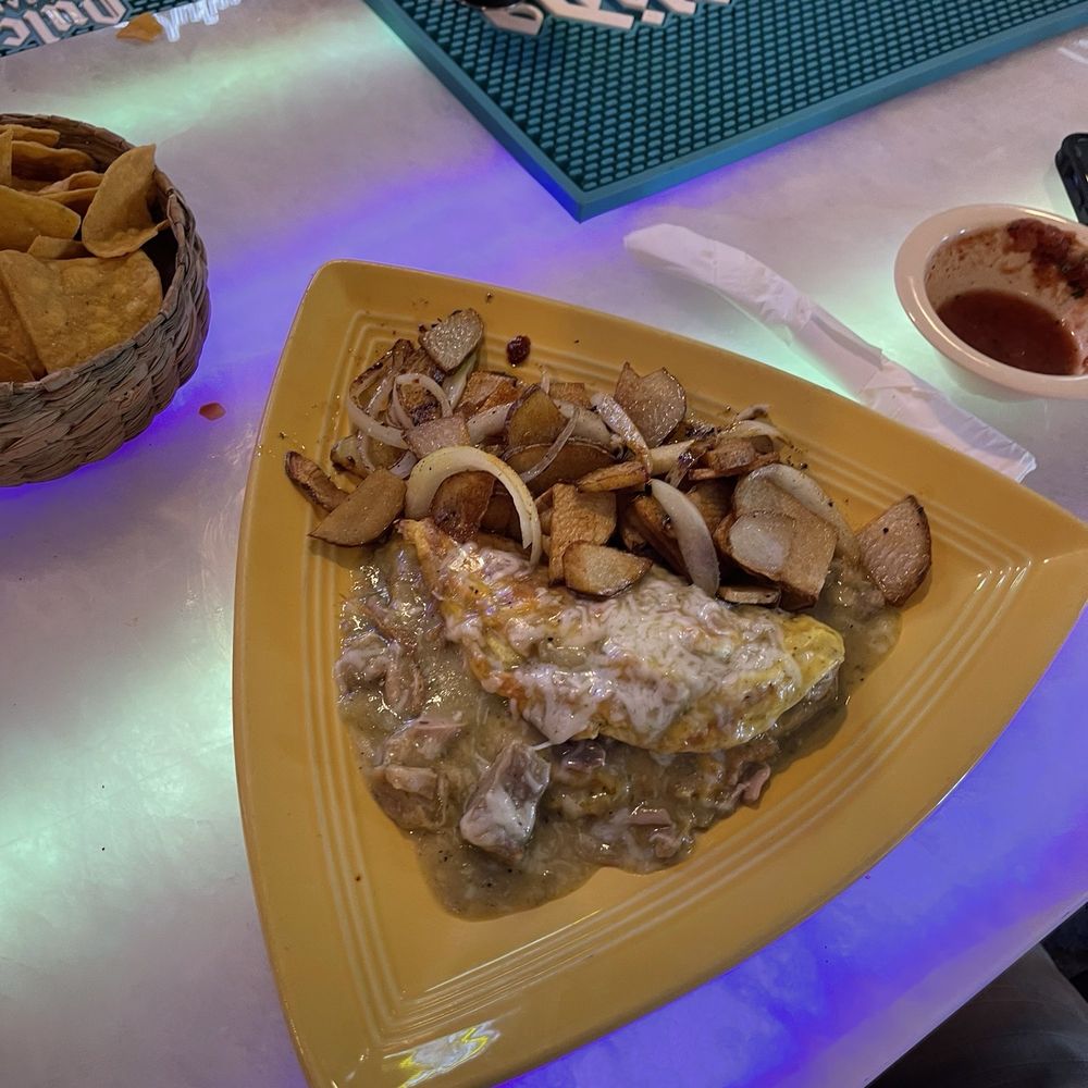 Si Senor Grill - Chile verde omelette - Mexican Near Me - Bakersfield, California Si Senor Grill - Chile verde omelette - Mexican Near Me - Bakersfield, California
