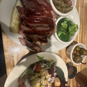 Silver Star Smokehouse - Sliced brisket - Smokehouse Near Me - Bossier City, Louisiana Silver Star Smokehouse - Sliced brisket - Smokehouse Near Me - Bossier City, Louisiana