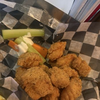 Hendrickson’s - Lemon pepper boneless wings - Beer Bar Near Me - New York, New York