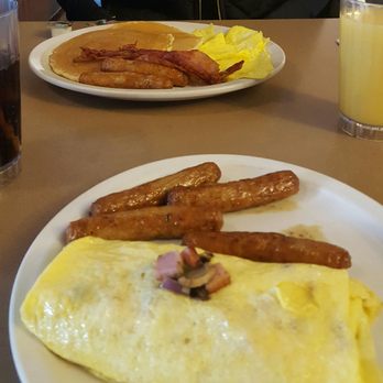 Maggies Restaurant - maggies special omelette - Pizza Near Me - Wayzata, Minnesota Maggies Restaurant - maggies special omelette - Pizza Near Me - Wayzata, Minnesota