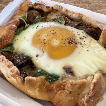 L'acajou Bakery & Cafe - Savory tart - Bakeries Near Me - Oakland, California L'acajou Bakery & Cafe - Savory tart - Bakeries Near Me - Oakland, California