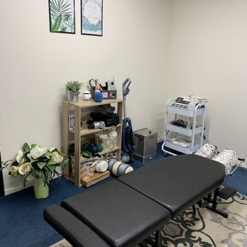 OC Live Active Chiropractic - Chiro table - Chiropractors Near Me - Fountain Valley, California OC Live Active Chiropractic - Chiro table - Chiropractors Near Me - Fountain Valley, California