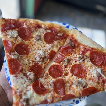 Nino's Pizzeria