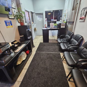 Wrench Rat Automotive - Comfortable and clean waiting area. - Auto Repair Near Me - Carmichael, California Wrench Rat Automotive - Comfortable and clean waiting area. - Auto Repair Near Me - Carmichael, California