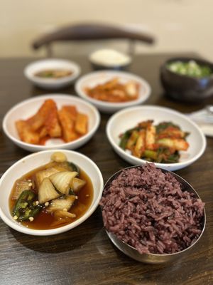 Doma Seolleongtang by null
