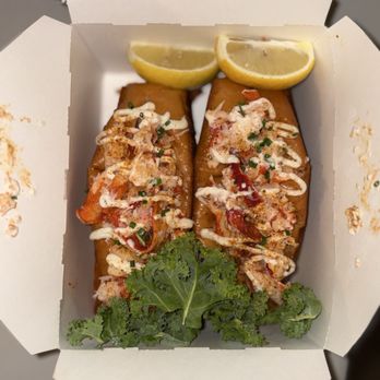 Lobster & Beer - Connecticut Style Lobster Roll - Seafood Near Me - Los Angeles, California Lobster & Beer - Connecticut Style Lobster Roll - Seafood Near Me - Los Angeles, California