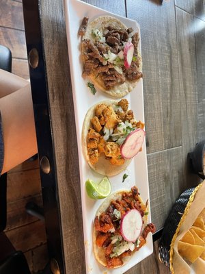 Xclusive Taqueria Moderna by null