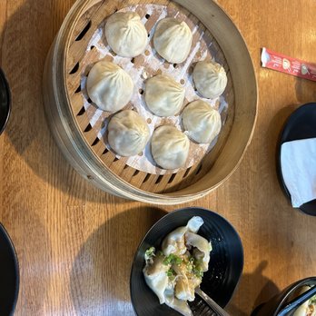 Dough Zone Dumpling House - Downtown Seattle - Pork xiao long bao & chili oil spicy wontons. - Shanghainese Near Me - Seattle, Washington Dough Zone Dumpling House - Downtown Seattle - Pork xiao long bao & chili oil spicy wontons. - Shanghainese Near Me - Seattle, Washington