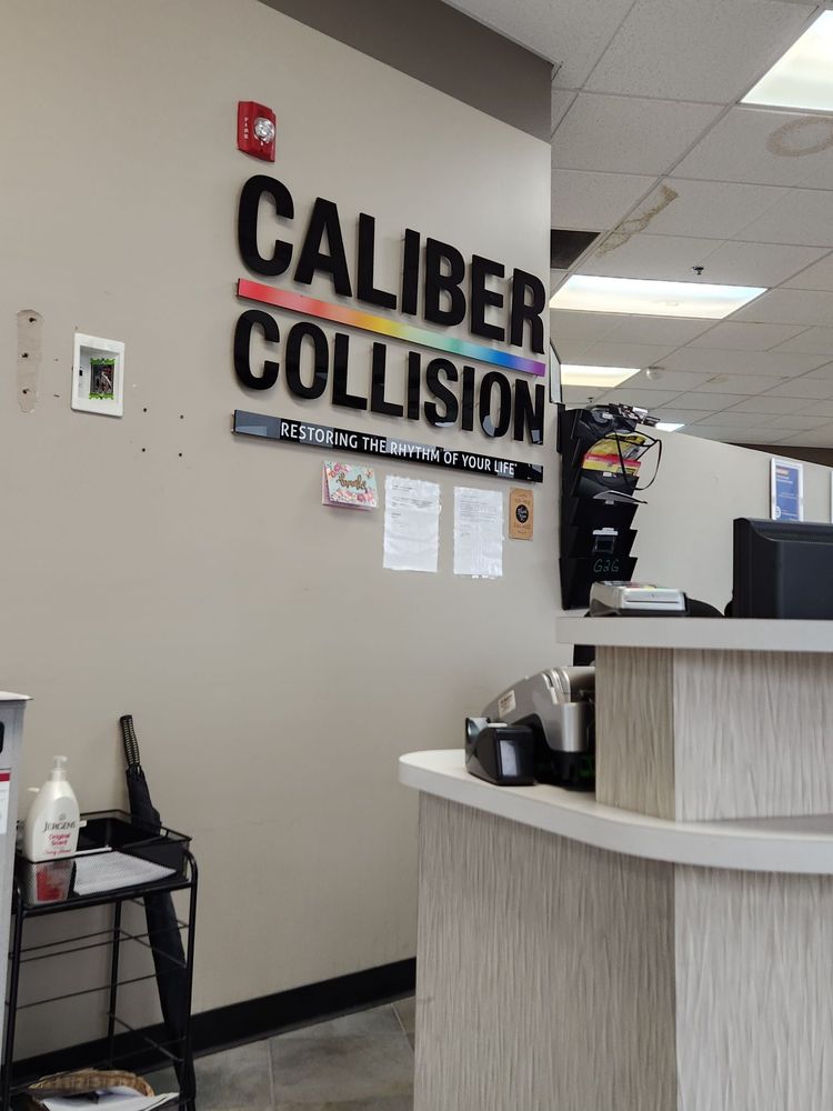 CALIBER COLLISION Updated September 2024 13 Photos & 19 Reviews 9035 Woodman Way, Parker