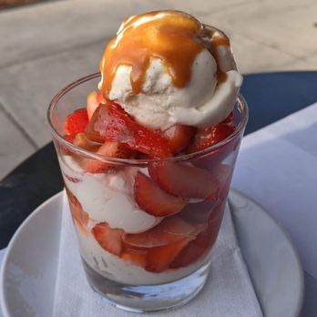 L'Anima - Dessert special - marinated strawberries with cream and gelato - Italian Near Me - Philadelphia, Pennsylvania