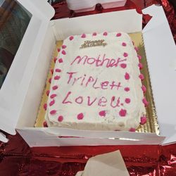 The Driftwood Family Restaurant - Mother Triplett 78 years cake