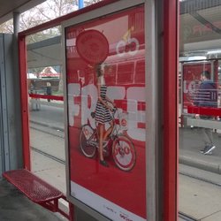 Franz Jonas Platz - Frotzelei: CityBike Werbung in Floridsdorf -.-