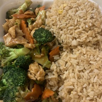 Dragon Inn Chinese Restaurant - Chicken and 7. Broccoli with Chicken Lunch - Chinese Near Me - Durham, North Carolina Dragon Inn Chinese Restaurant - Chicken and 7. Broccoli with Chicken Lunch - Chinese Near Me - Durham, North Carolina