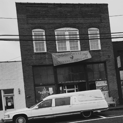 Dead Peoples Stuff Antiques & Emporium - A photo of our location shared by a customer.