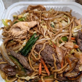 Dumpling Specialist - combo chow mein $9.75 - Dim Sum Near Me - San Francisco, California Dumpling Specialist - combo chow mein $9.75 - Dim Sum Near Me - San Francisco, California