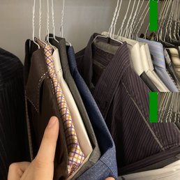 Pack of 5 held together by the cuff, all the arms are folded into each other so to get out one you need to break it apart.