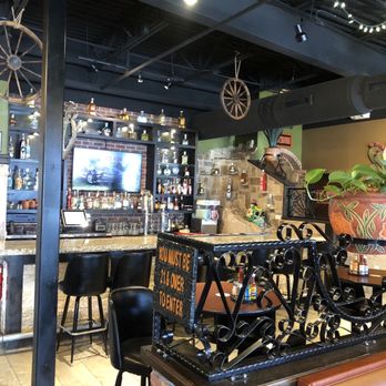 El Lago Mexican Restaurant - Cozy bar. Great bartenders - Mexican Near Me - Fishers, Indiana
