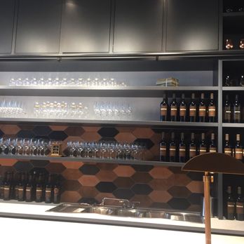 Browne Family Vineyards - tasting bar - Wine Bars Near Me - Seattle, Washington