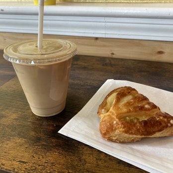 Das Kaffee Haus - My decaf latte and a nice danish. - Coffee & Tea Near Me - Blue Ridge, Georgia Das Kaffee Haus - My decaf latte and a nice danish. - Coffee & Tea Near Me - Blue Ridge, Georgia