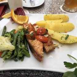 Casa Mia - Lachs mit Kartoffeln und Gemüse