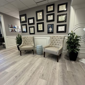 Brinton Vision - Waiting Area - Laser Eye Surgery/Lasik Near Me - St. Louis, Missouri