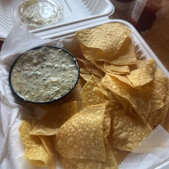 Wet Willie's - spinach and artichoke dip - Cocktail Bars Near Me - Tybee Island, Georgia Wet Willie's - spinach and artichoke dip - Cocktail Bars Near Me - Tybee Island, Georgia