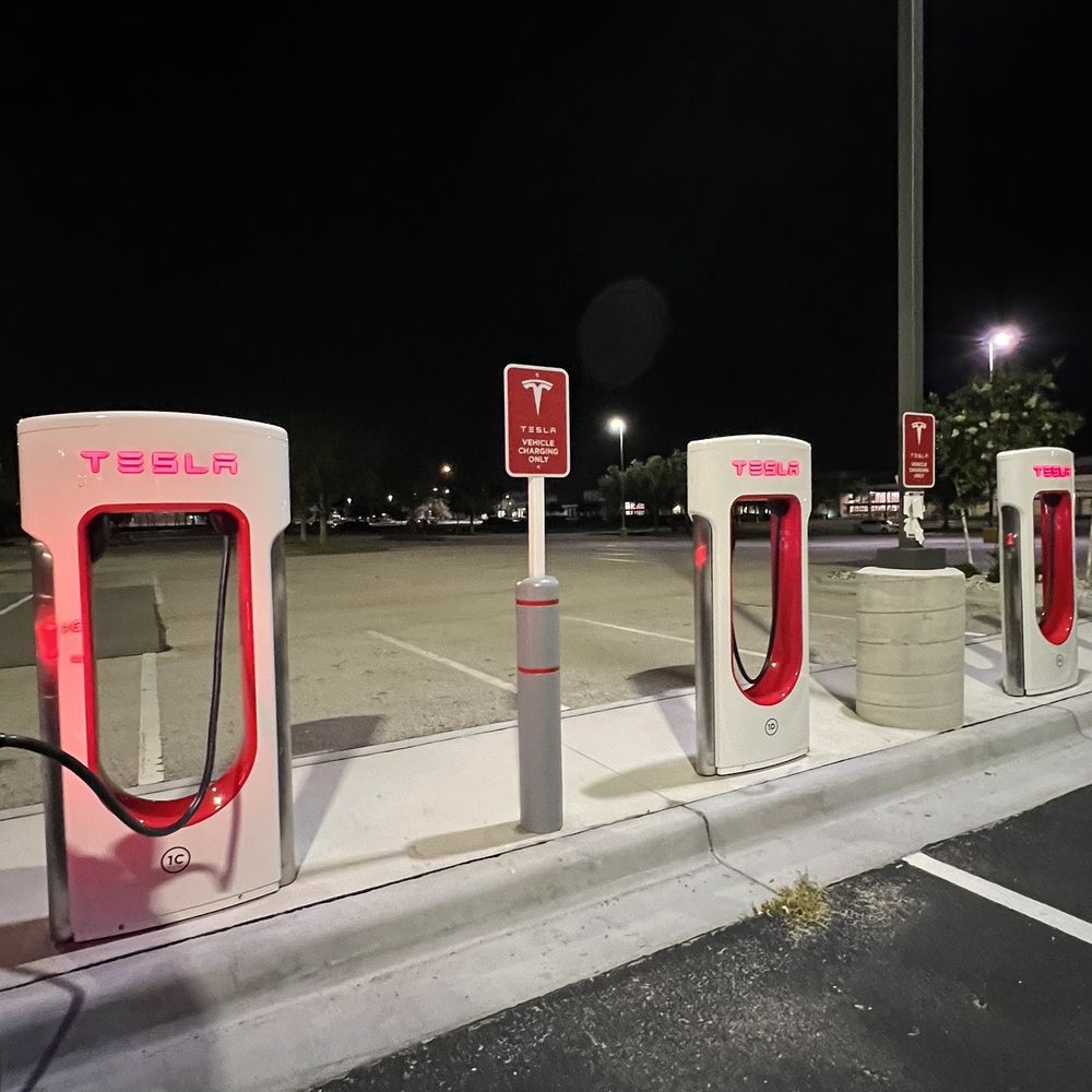 Telsa Super charger - Super Target Tesla Charger and 4 regular chargers. - EV Charging Stations Near Me - Sanford, Florida Telsa Super charger - Super Target Tesla Charger and 4 regular chargers. - EV Charging Stations Near Me - Sanford, Florida