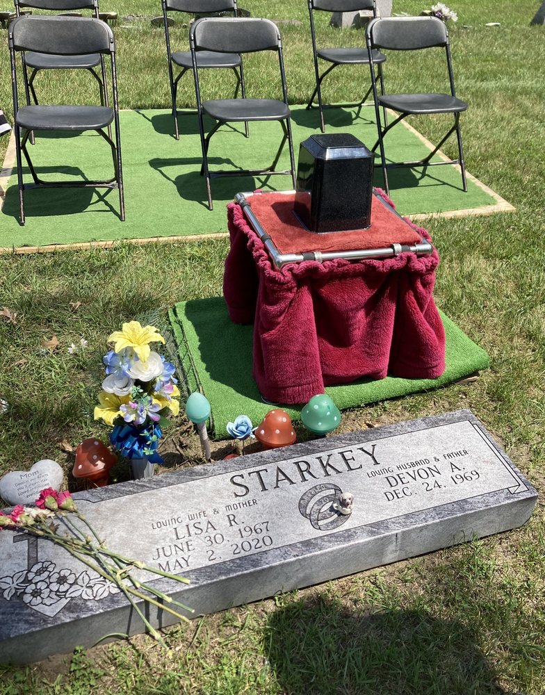 CALVARY CEMETERY Updated September 2024 12 Photos 2701 Willowdale