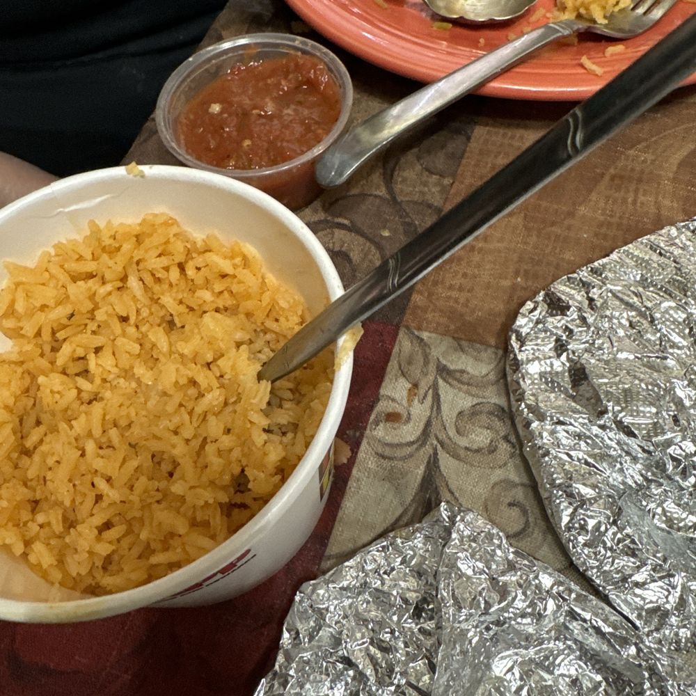 Pollo Regio - a plate of food and a bowl of rice - Mexican Near Me - Dallas, Texas Pollo Regio - a plate of food and a bowl of rice - Mexican Near Me - Dallas, Texas