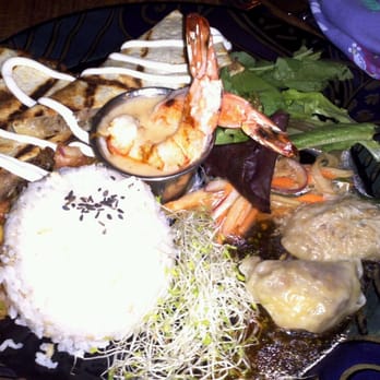 Bamboo Restaurant - The big bamboozer - Hawaiian Near Me - Hawi, Hawaii