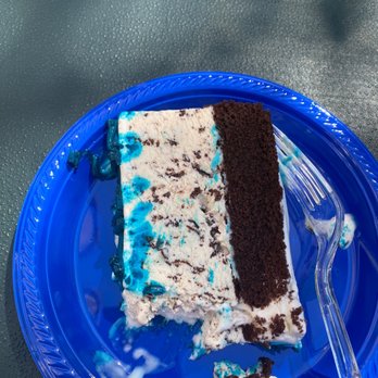Baskin-Robbins - The icing was bleeding on to the cake - Ice Cream & Frozen Yogurt Near Me - San Jose, California Baskin-Robbins - The icing was bleeding on to the cake - Ice Cream & Frozen Yogurt Near Me - San Jose, California