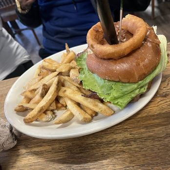 Mr Bean's BBQ - Biggest Mr. bean burger - Barbeque Near Me - Jasper, Alabama