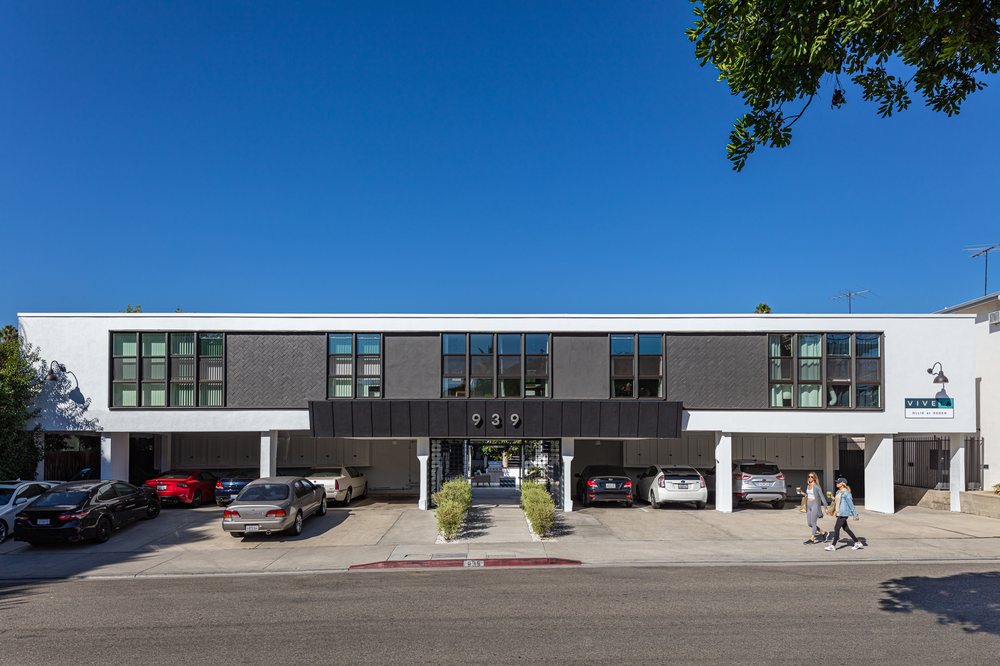 OLLIE ON OGDEN Updated October 2024 939 Ogden Dr., West Hollywood