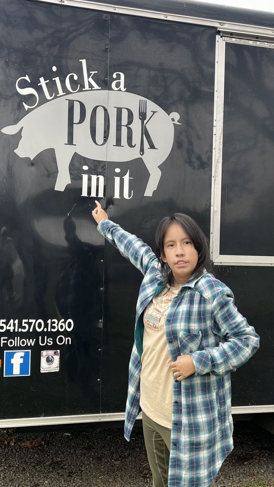 Stick a Pork In It Logo